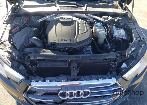 2017 Audi A4 Premium z USA, uszkodzony, nr VIN WAUGNAF49HN019237